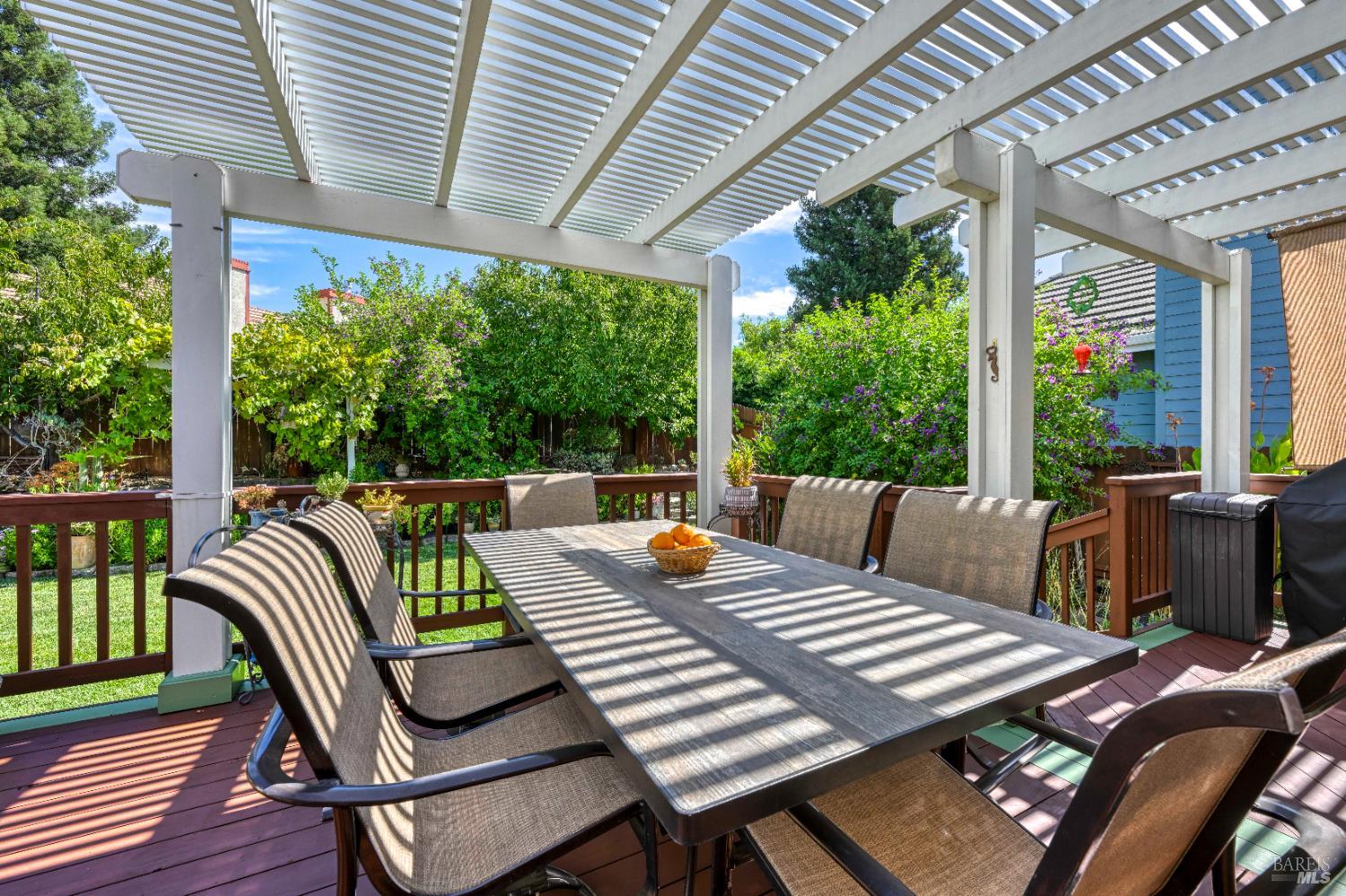 Detail Gallery Image 31 of 54 For 967 Cedar Brook Ln, Vacaville,  CA 95687 - 4 Beds | 2/1 Baths