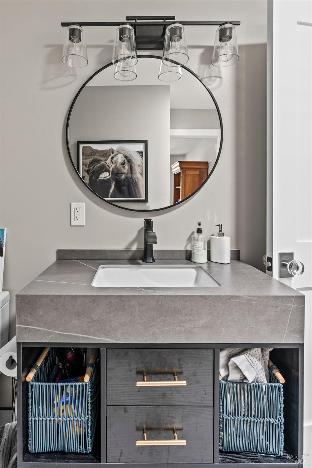 Detail Gallery Image 13 of 28 For 135 Vineyard Cir, Yountville,  CA 94599 - 2 Beds | 2 Baths