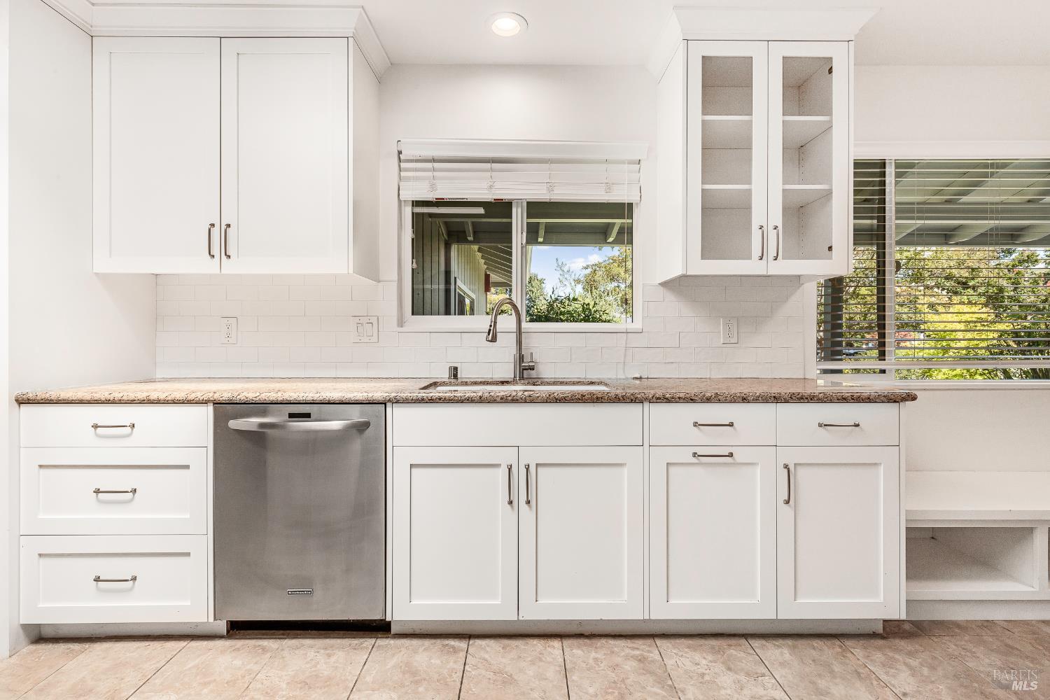 Detail Gallery Image 16 of 51 For 2880 Creekside Rd, Santa Rosa,  CA 95405 - 3 Beds | 2/1 Baths