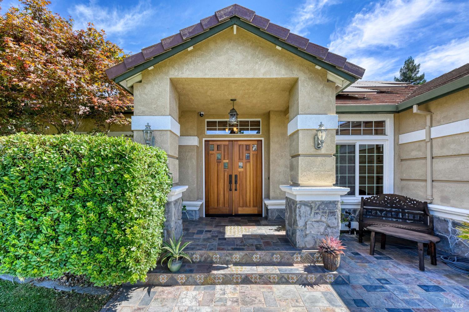 Detail Gallery Image 3 of 54 For 967 Cedar Brook Ln, Vacaville,  CA 95687 - 4 Beds | 2/1 Baths