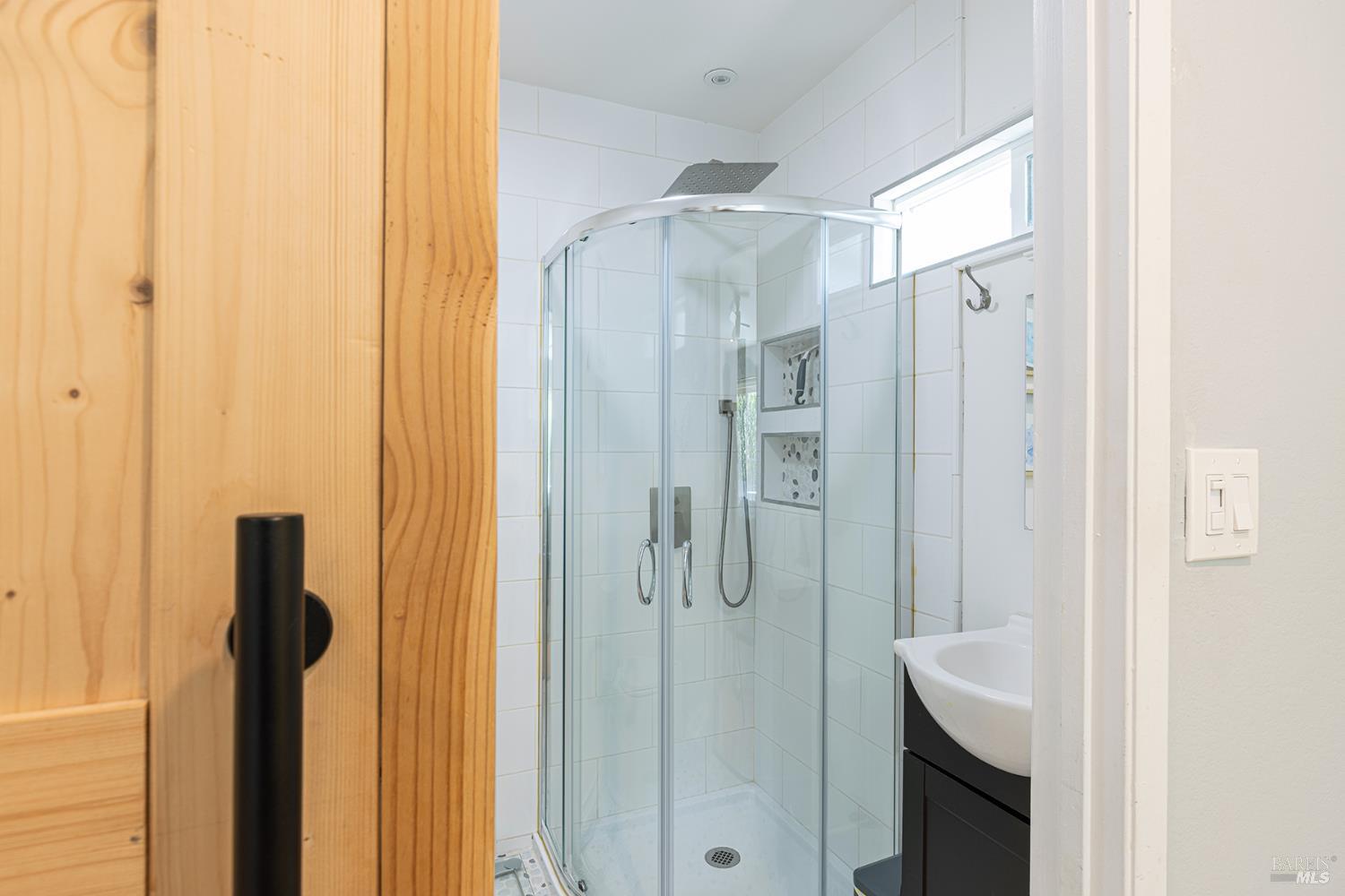 Detail Gallery Image 16 of 27 For 1538 Surrey Dr, Santa Rosa,  CA 95401 - 2 Beds | 1 Baths