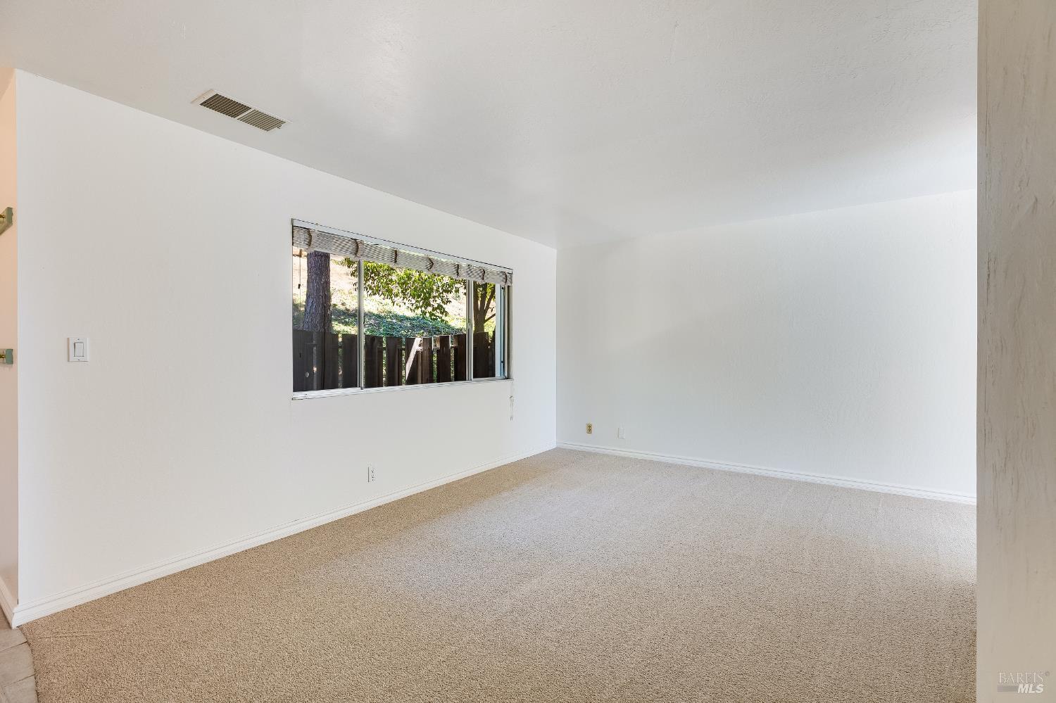 Detail Gallery Image 10 of 62 For 117 Sunset Cir #34,  Benicia,  CA 94510 - 3 Beds | 1/1 Baths