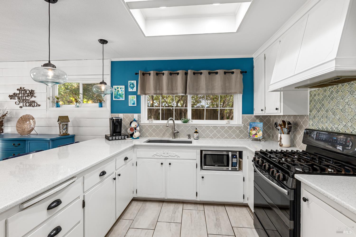 Detail Gallery Image 10 of 33 For 131 Hartford Ave, Vacaville,  CA 95687 - 4 Beds | 2 Baths