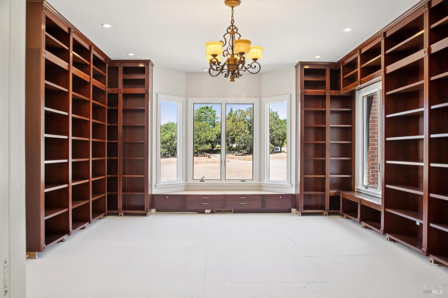 Detail Gallery Image 17 of 96 For 5151 Wild Horse Valley Rd, Napa,  CA 94558 - 4 Beds | 6/1 Baths