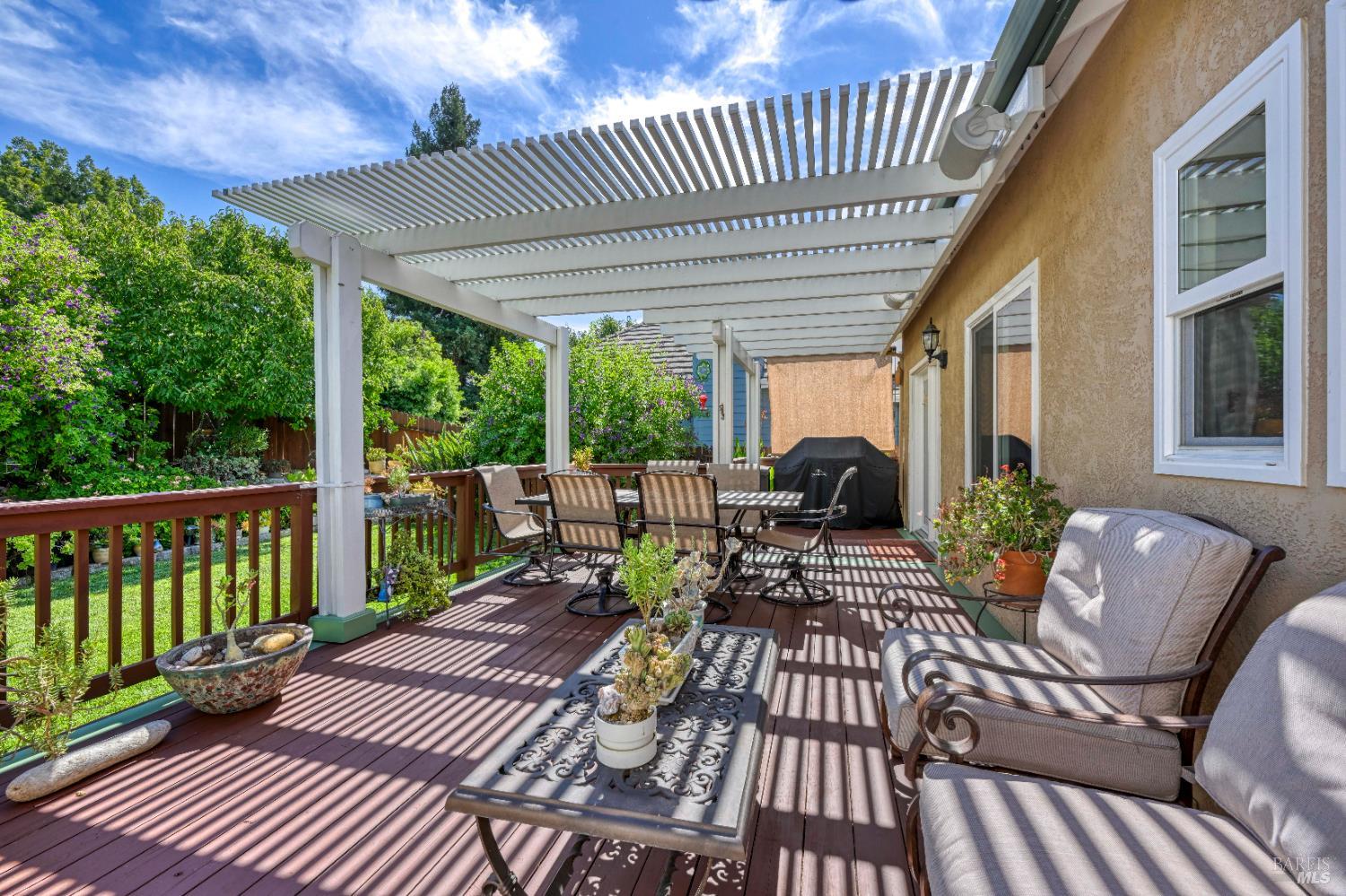 Detail Gallery Image 32 of 54 For 967 Cedar Brook Ln, Vacaville,  CA 95687 - 4 Beds | 2/1 Baths