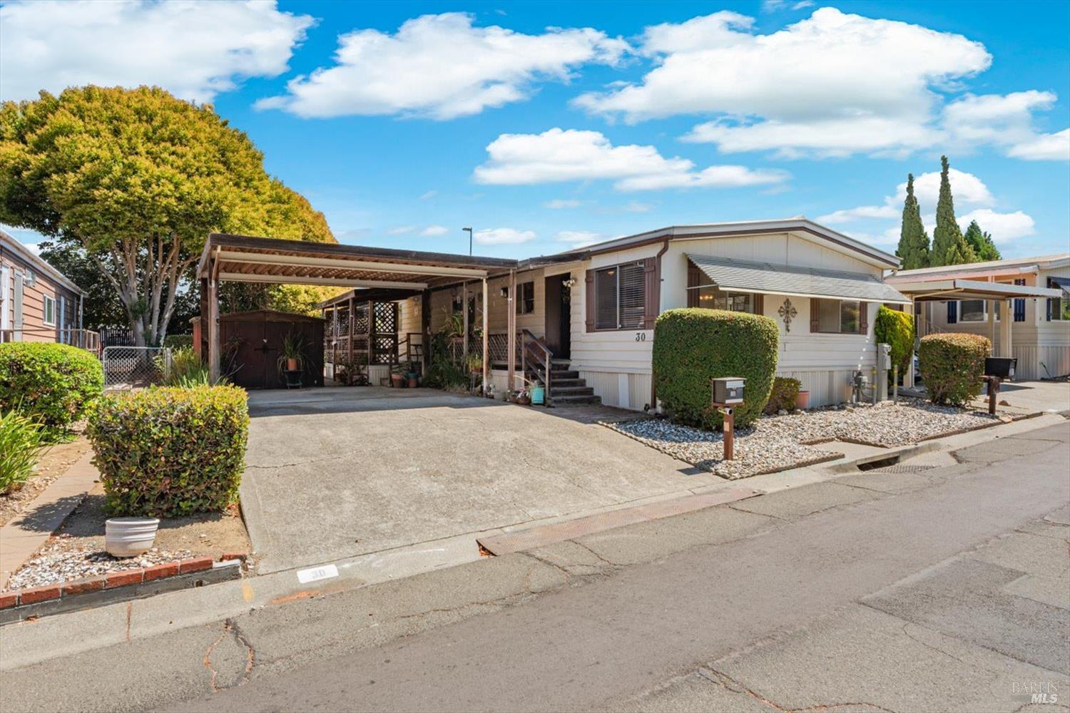 Detail Gallery Image 3 of 45 For 30 Constance Dr, Vallejo,  CA 94590 - 2 Beds | 2 Baths