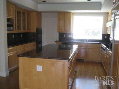 Detail Gallery Image 13 of 25 For 63 Bay Way, San Rafael,  CA 94901 - 4 Beds | 3/1 Baths