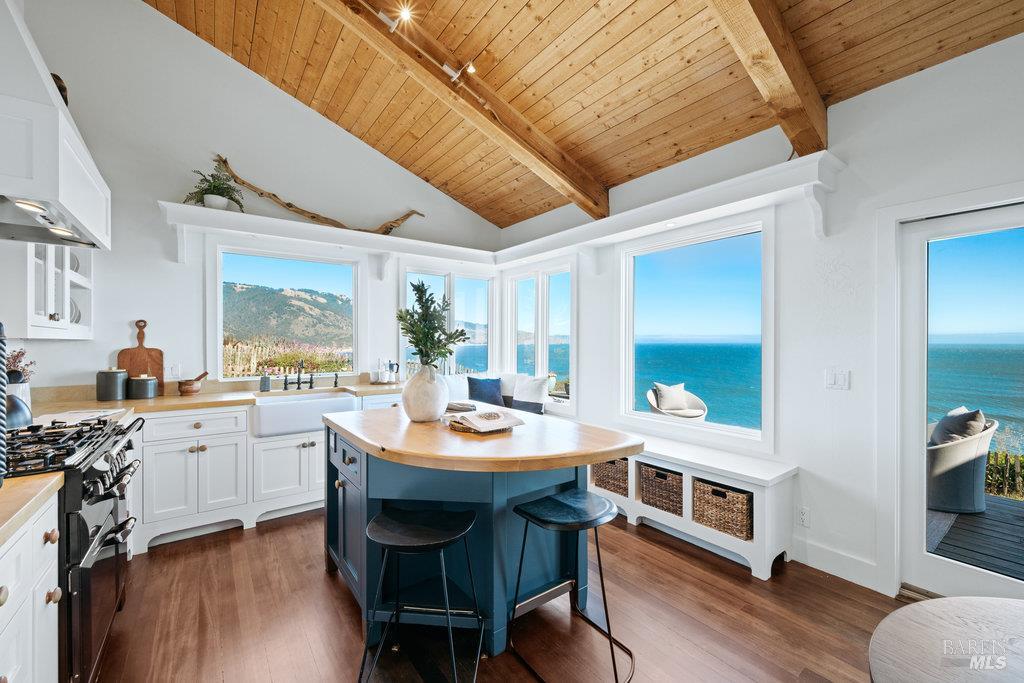Detail Gallery Image 13 of 23 For 77 Crescente Ave, Bolinas,  CA 94924 - 4 Beds | 3 Baths
