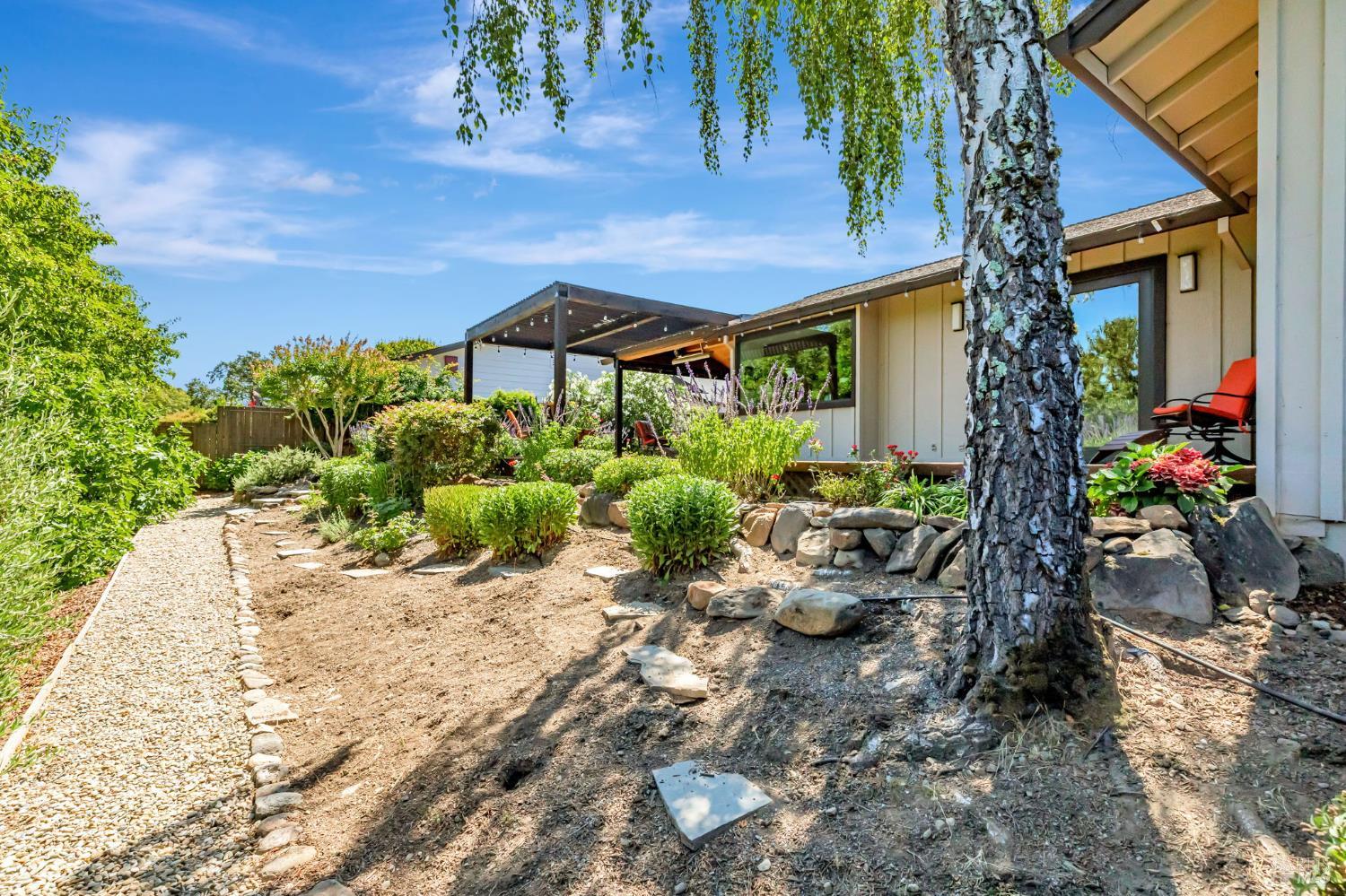 Detail Gallery Image 34 of 36 For 464 Oak Brook Ct, Santa Rosa,  CA 95409 - 2 Beds | 2 Baths