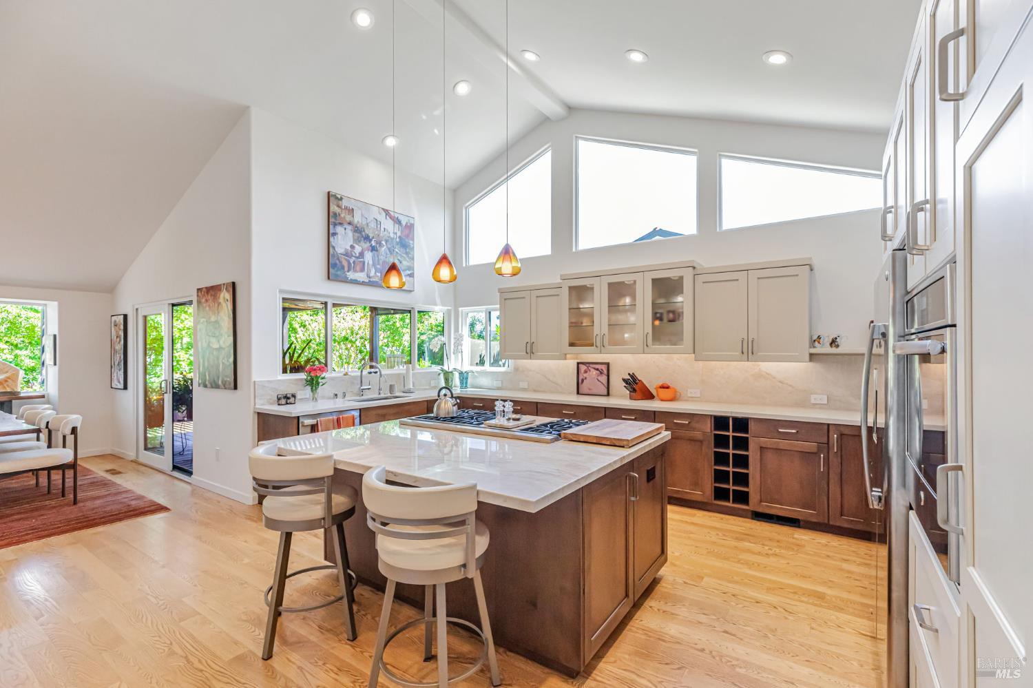 Detail Gallery Image 12 of 36 For 464 Oak Brook Ct, Santa Rosa,  CA 95409 - 2 Beds | 2 Baths
