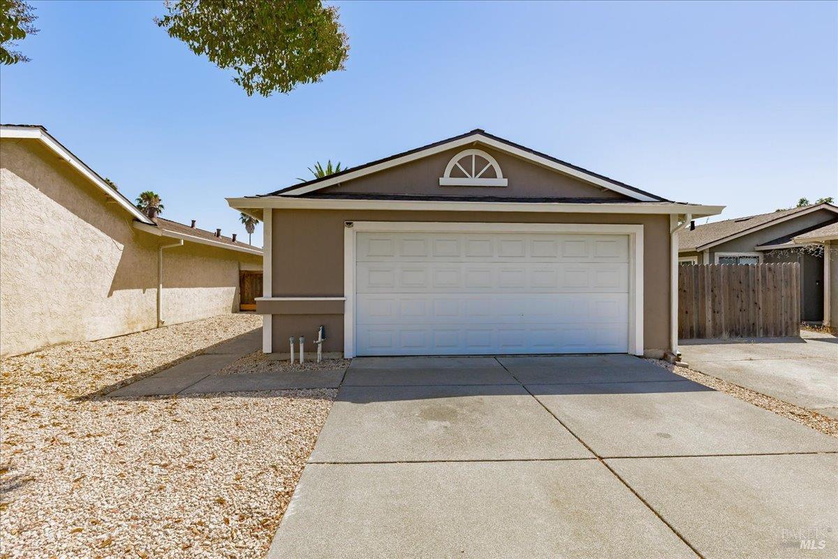 Detail Gallery Image 2 of 44 For 987 Daniel St, Fairfield,  CA 94533 - 2 Beds | 2 Baths