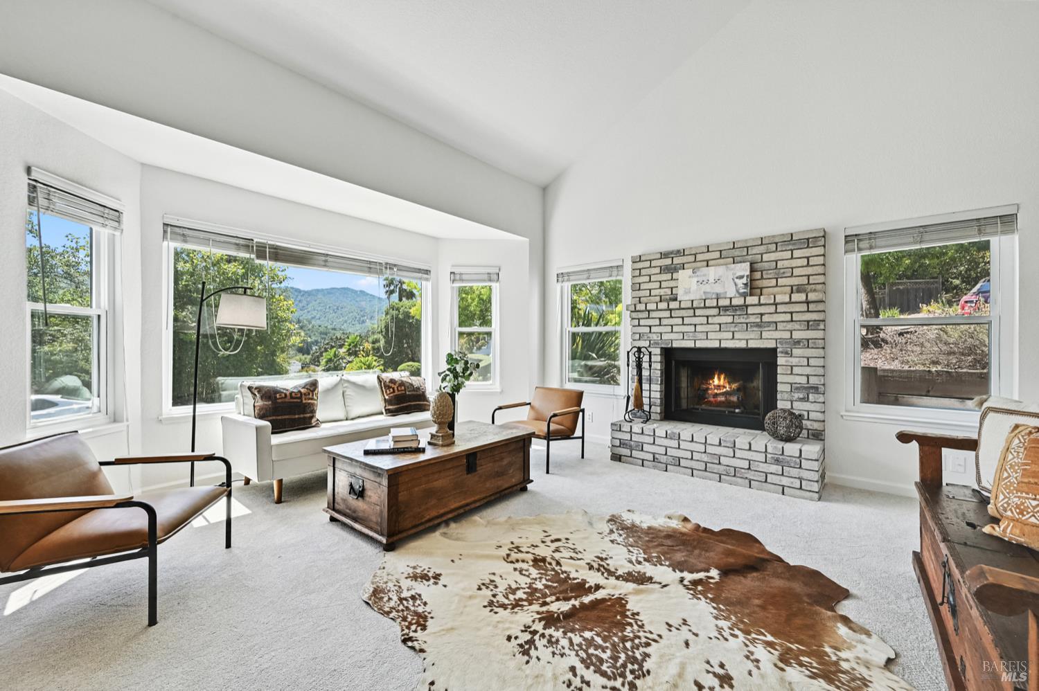Detail Gallery Image 4 of 31 For 201 Deborah Ct, Novato,  CA 94949 - 4 Beds | 3 Baths