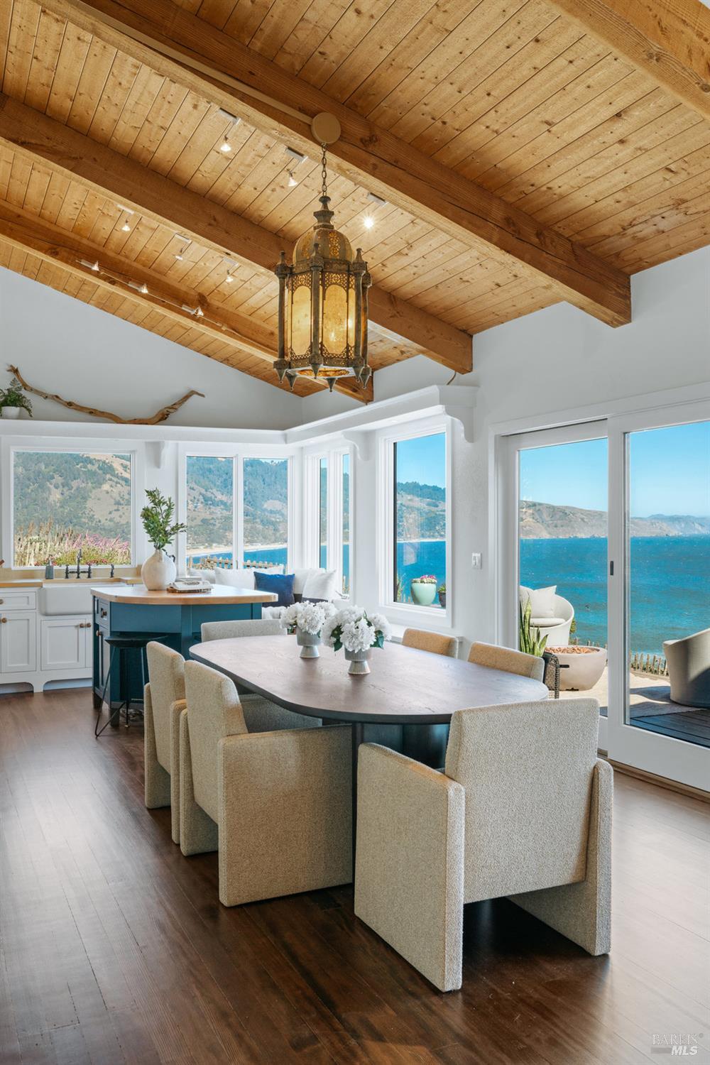 Detail Gallery Image 11 of 23 For 77 Crescente Ave, Bolinas,  CA 94924 - 4 Beds | 3 Baths