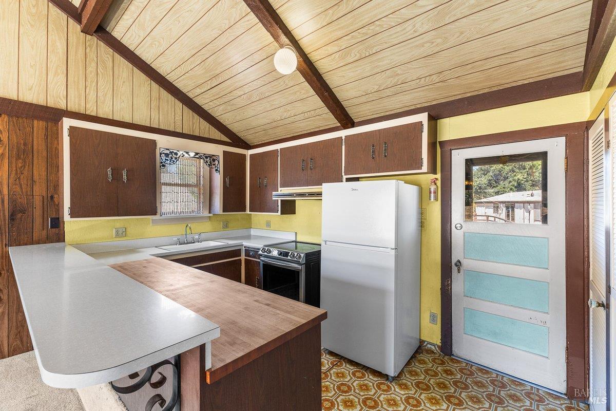 Detail Gallery Image 12 of 67 For 300 W Railroad Ave, Cotati,  CA 94931 - 3 Beds | 3 Baths