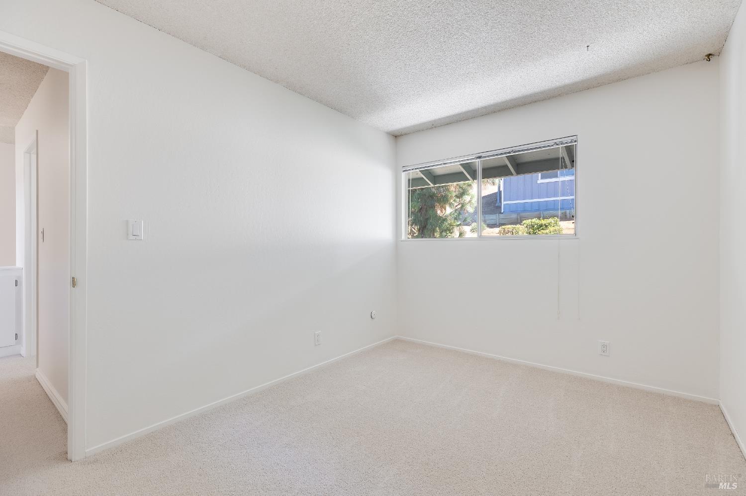 Detail Gallery Image 34 of 62 For 117 Sunset Cir #34,  Benicia,  CA 94510 - 3 Beds | 1/1 Baths