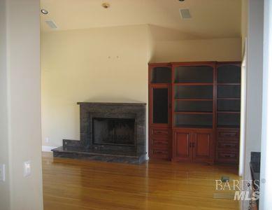 Detail Gallery Image 14 of 25 For 63 Bay Way, San Rafael,  CA 94901 - 4 Beds | 3/1 Baths