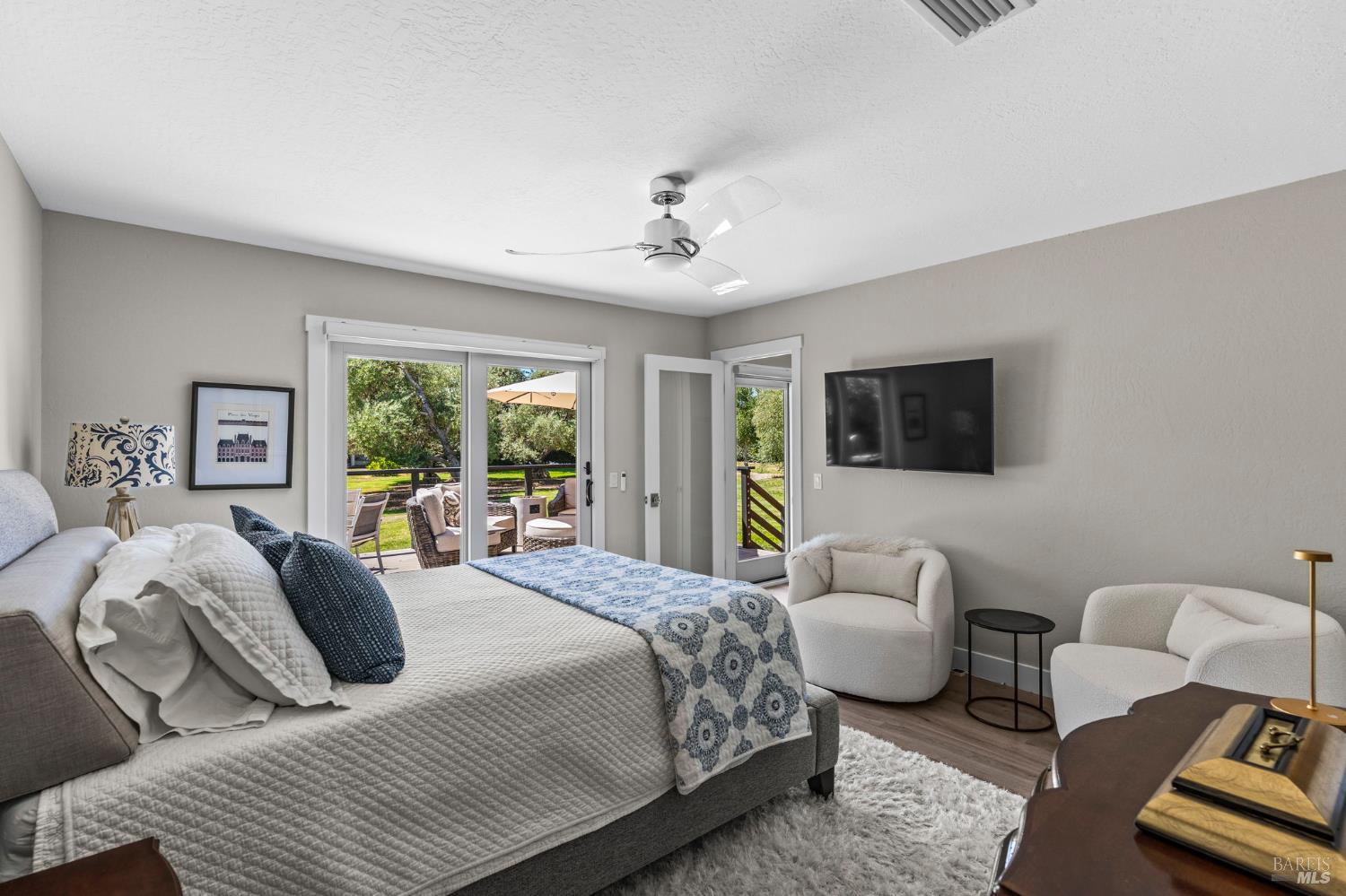 Detail Gallery Image 16 of 28 For 135 Vineyard Cir, Yountville,  CA 94599 - 2 Beds | 2 Baths