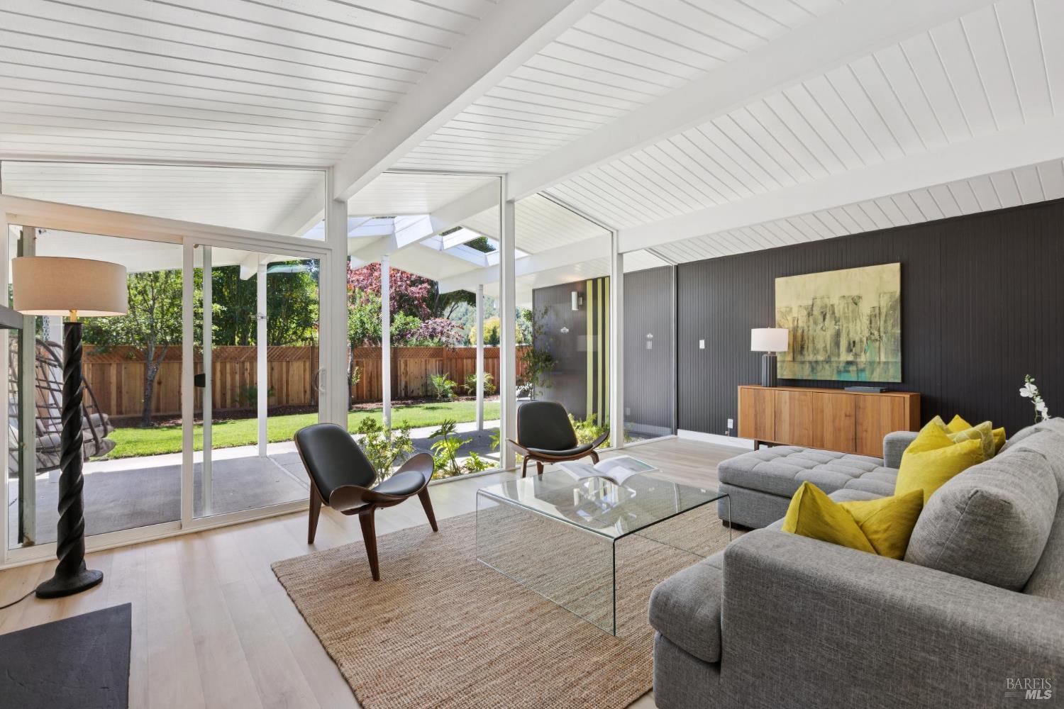 Detail Gallery Image 32 of 37 For 819 Greenberry Ln, San Rafael,  CA 94903 - 4 Beds | 2 Baths