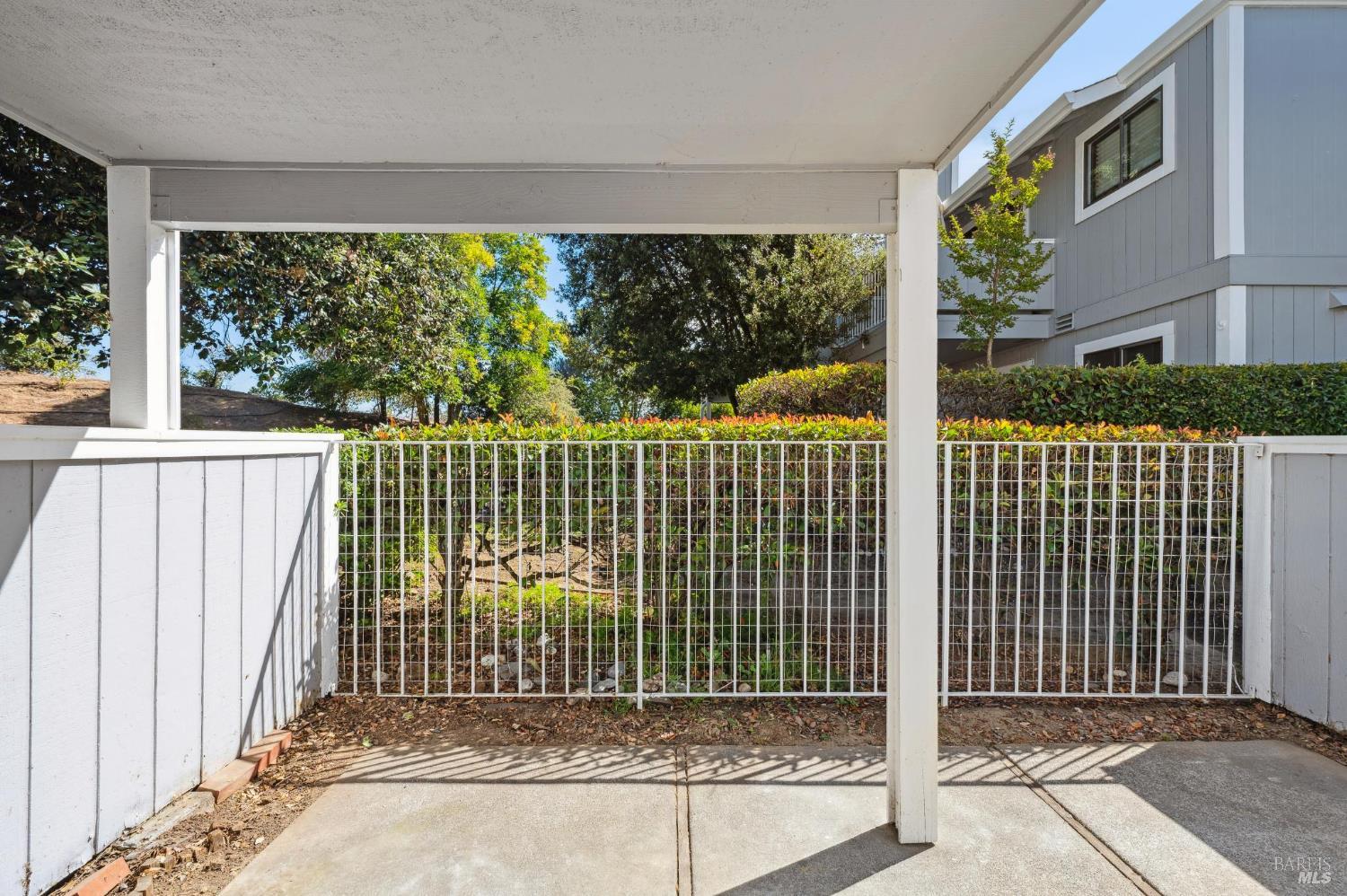 Detail Gallery Image 4 of 24 For 58 Hector Ln, Novato,  CA 94949 - 2 Beds | 1 Baths