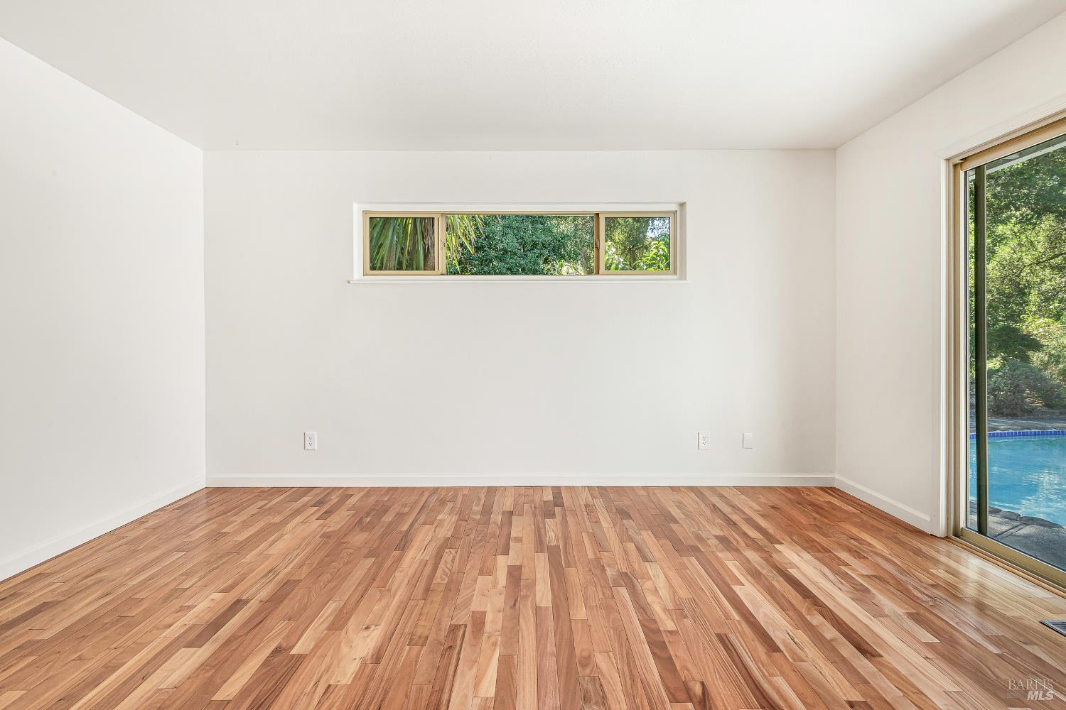 Detail Gallery Image 33 of 51 For 2880 Creekside Rd, Santa Rosa,  CA 95405 - 3 Beds | 2/1 Baths