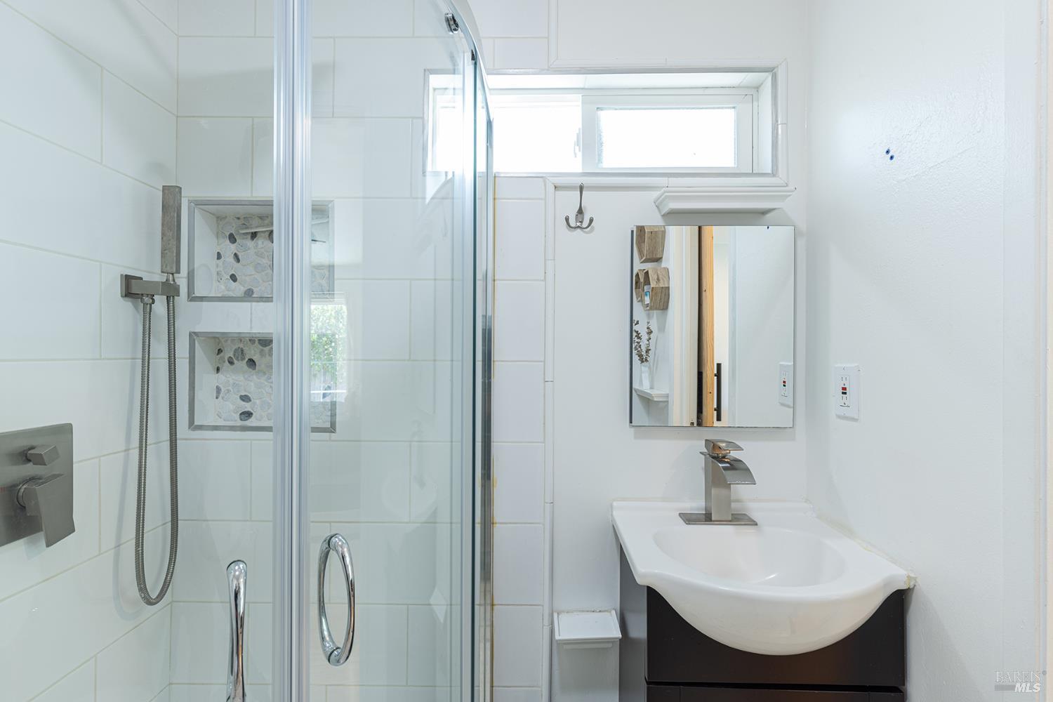 Detail Gallery Image 17 of 27 For 1538 Surrey Dr, Santa Rosa,  CA 95401 - 2 Beds | 1 Baths
