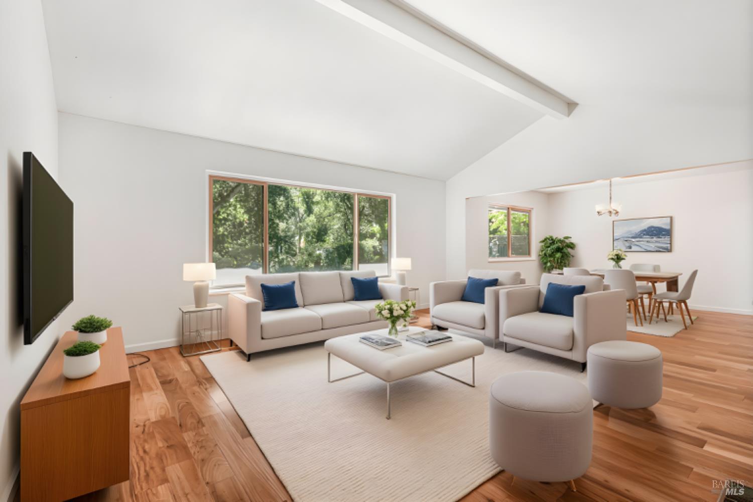 Detail Gallery Image 3 of 51 For 2880 Creekside Rd, Santa Rosa,  CA 95405 - 3 Beds | 2/1 Baths