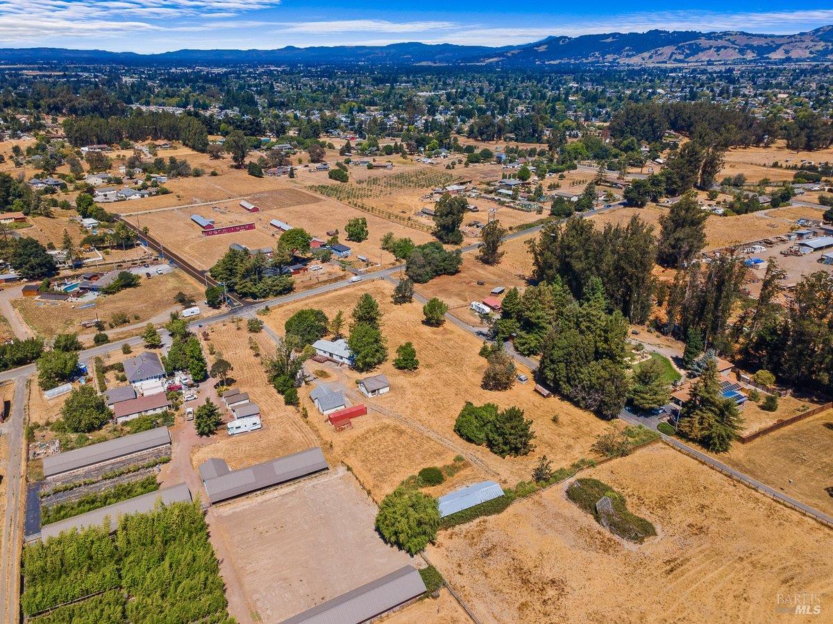 Detail Gallery Image 65 of 67 For 300 W Railroad Ave, Cotati,  CA 94931 - 3 Beds | 3 Baths