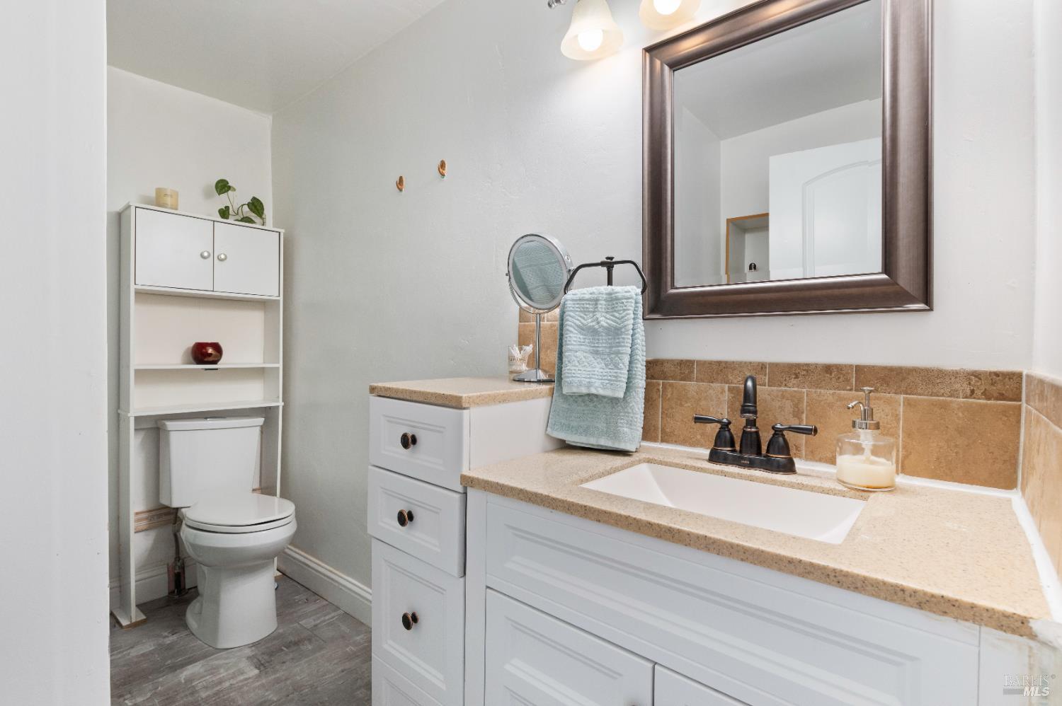 Detail Gallery Image 30 of 47 For 1720 E State Highway 20 Hwy, Upper Lake,  CA 95485 - 3 Beds | 1 Baths