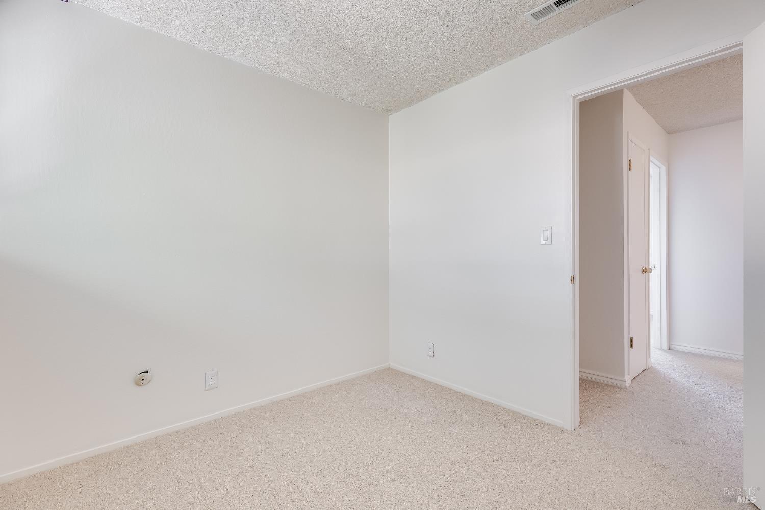 Detail Gallery Image 41 of 62 For 117 Sunset Cir #34,  Benicia,  CA 94510 - 3 Beds | 1/1 Baths