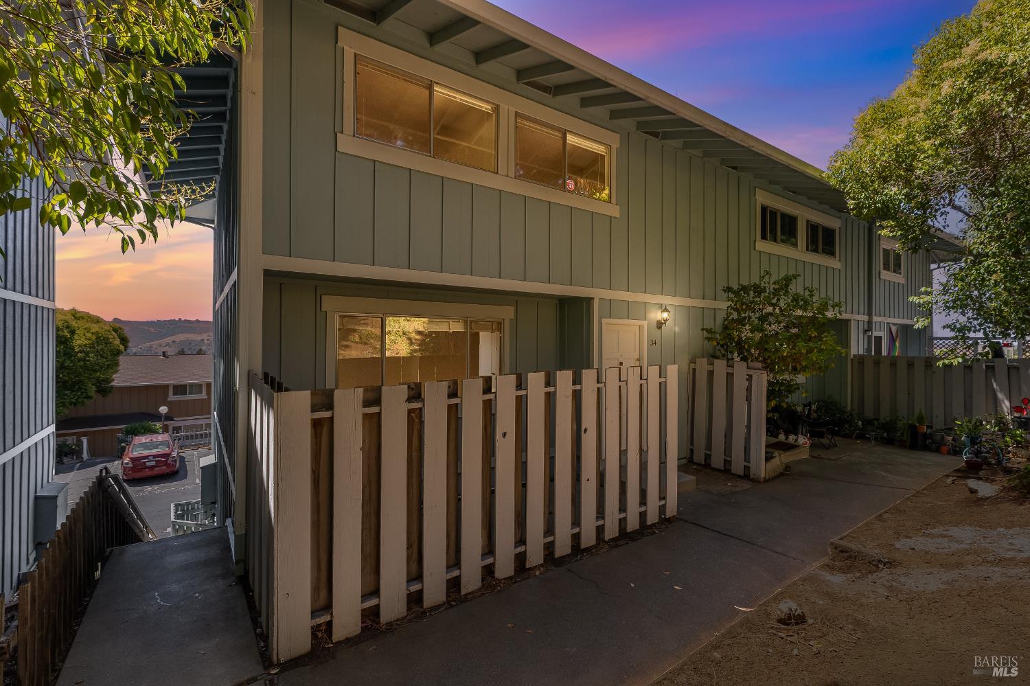 Detail Gallery Image 2 of 62 For 117 Sunset Cir #34,  Benicia,  CA 94510 - 3 Beds | 1/1 Baths