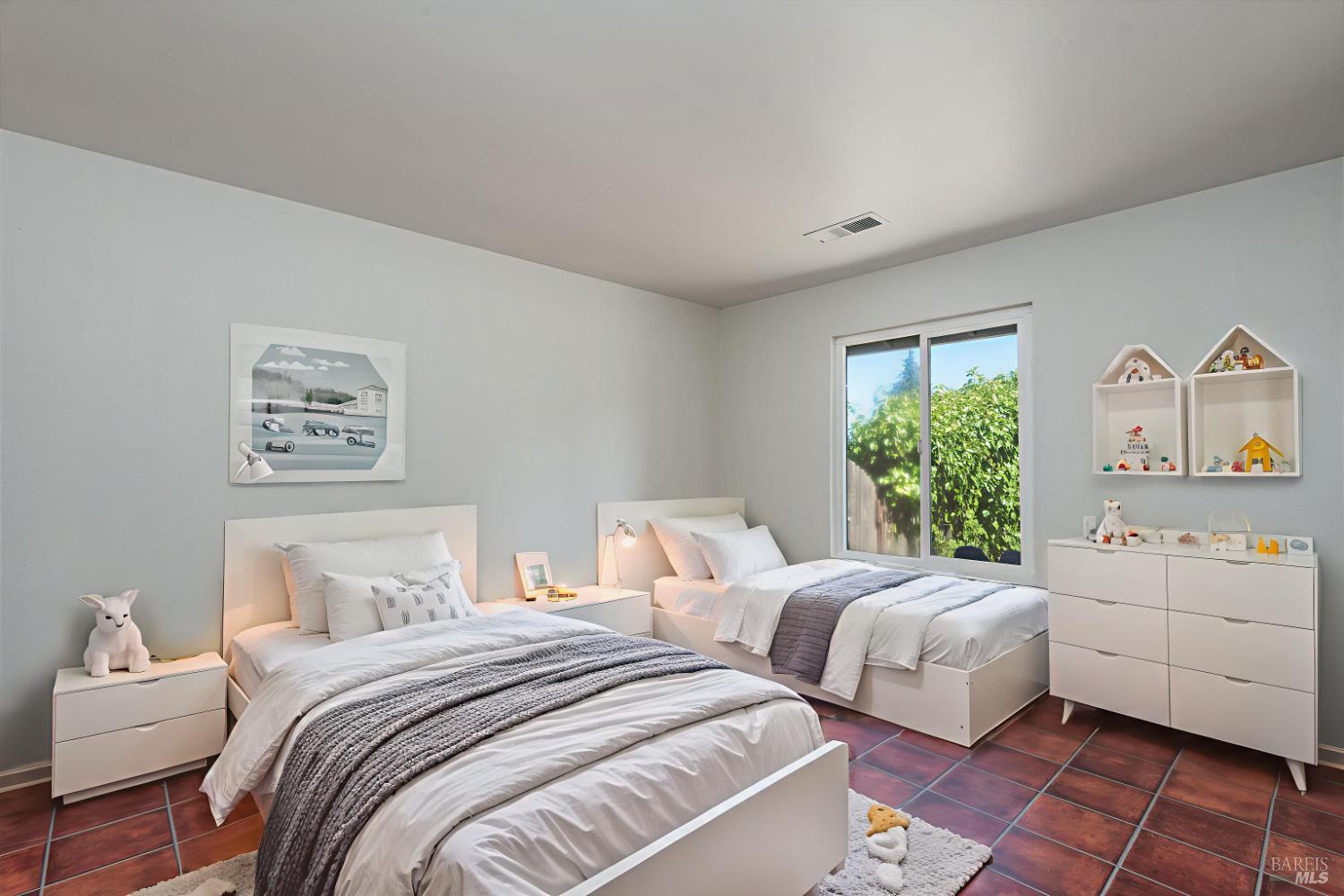 Detail Gallery Image 28 of 51 For 5414 Hessel Ave, Sebastopol,  CA 95472 - 3 Beds | 2 Baths