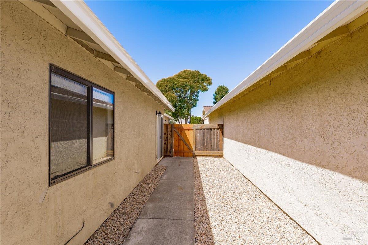 Detail Gallery Image 35 of 44 For 987 Daniel St, Fairfield,  CA 94533 - 2 Beds | 2 Baths