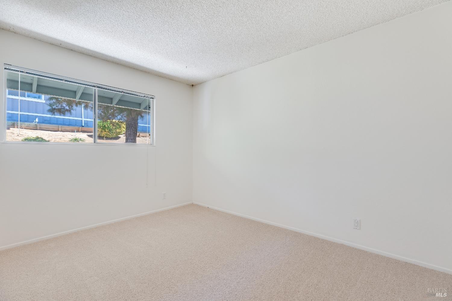 Detail Gallery Image 33 of 62 For 117 Sunset Cir #34,  Benicia,  CA 94510 - 3 Beds | 1/1 Baths