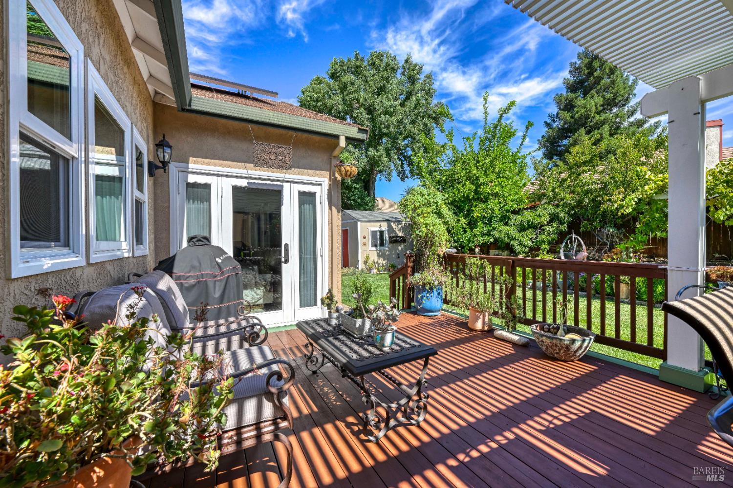 Detail Gallery Image 30 of 54 For 967 Cedar Brook Ln, Vacaville,  CA 95687 - 4 Beds | 2/1 Baths