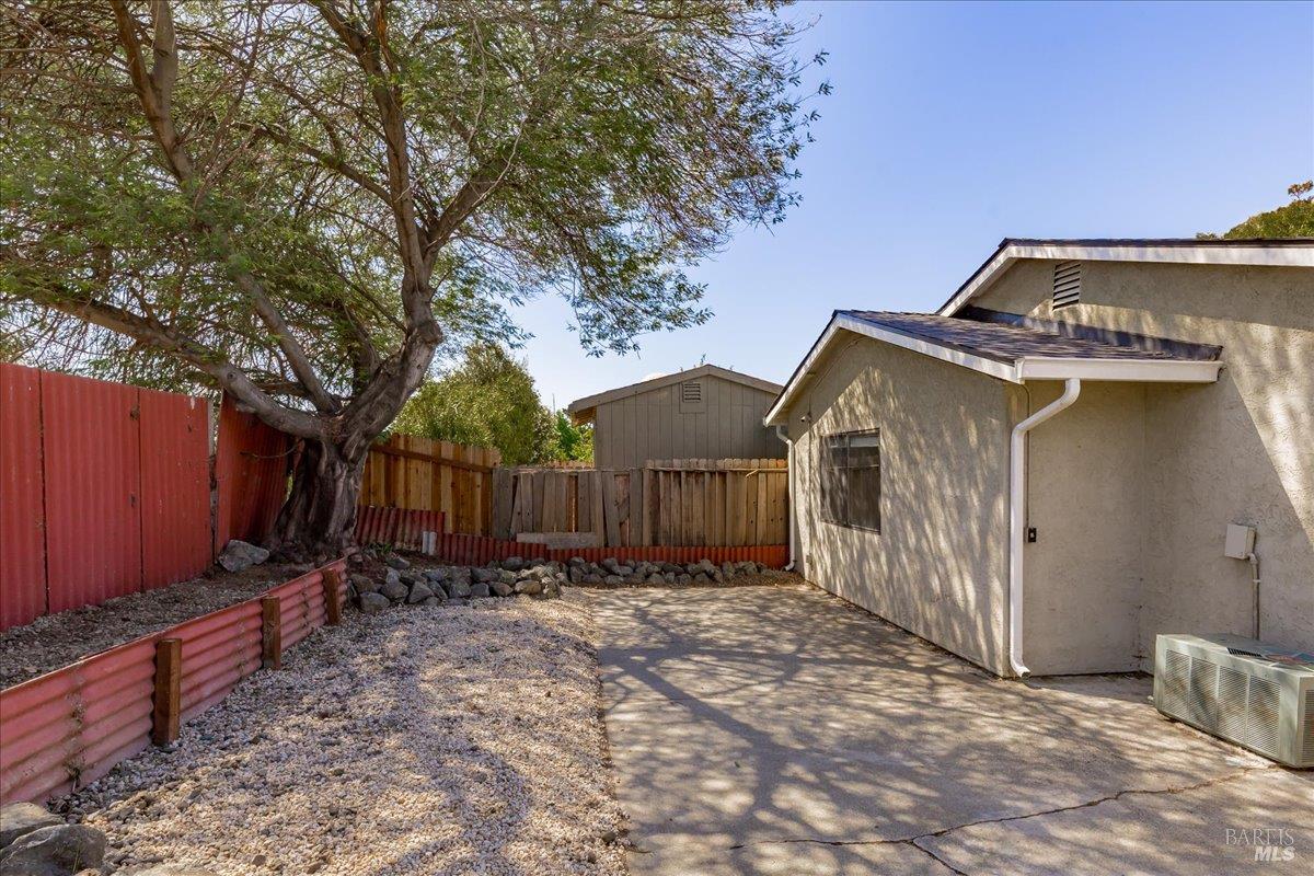 Detail Gallery Image 29 of 44 For 987 Daniel St, Fairfield,  CA 94533 - 2 Beds | 2 Baths
