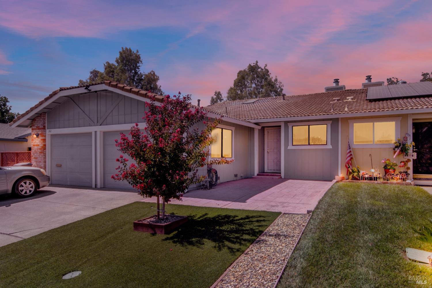 Detail Gallery Image 2 of 50 For 240 Grand Canyon Dr, Vacaville,  CA 95687 - 2 Beds | 2 Baths