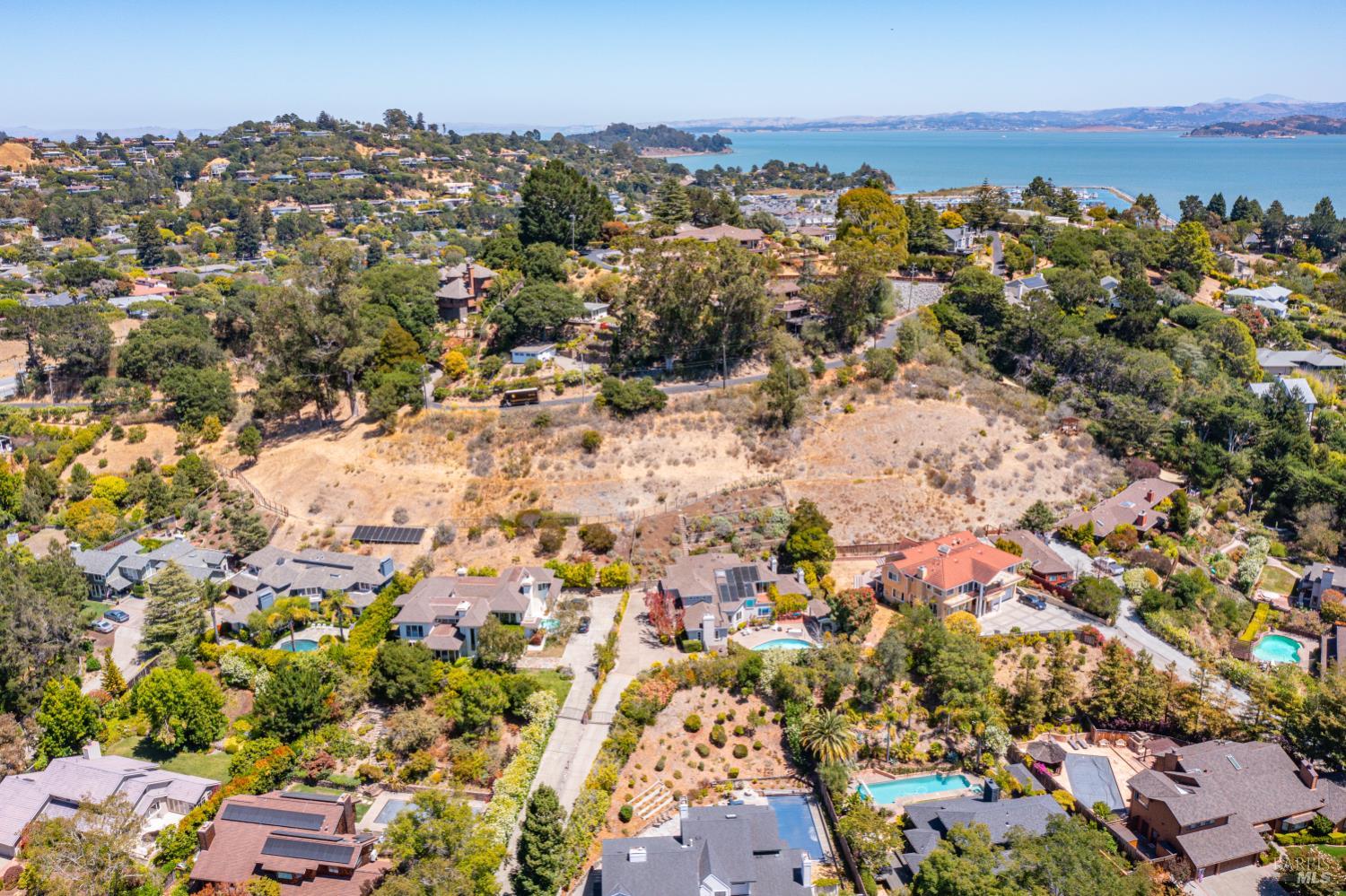 Detail Gallery Image 23 of 25 For 63 Bay Way, San Rafael,  CA 94901 - 4 Beds | 3/1 Baths