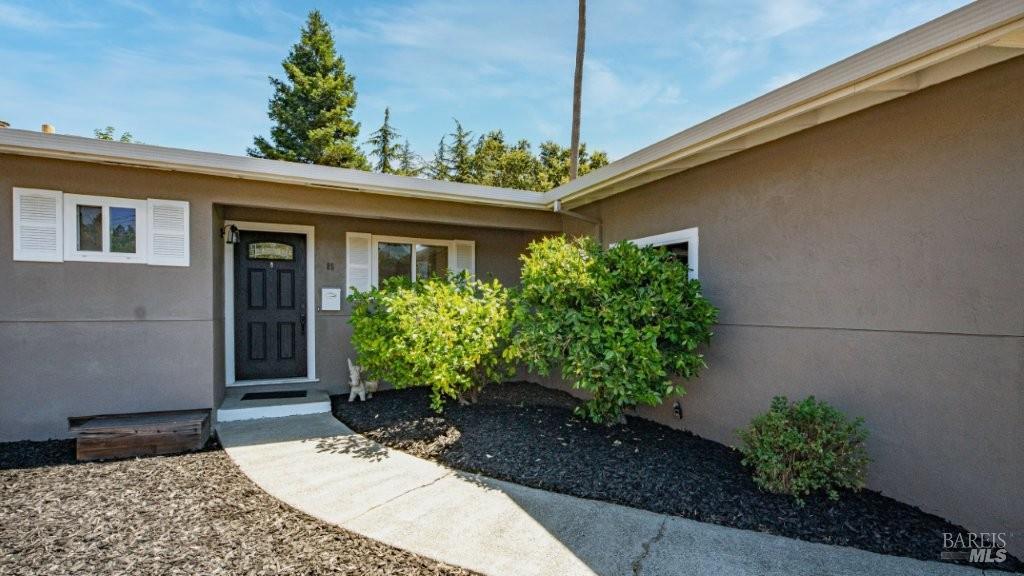 Detail Gallery Image 3 of 33 For 85 Clausing Ct, Novato,  CA 94945 - 3 Beds | 2 Baths
