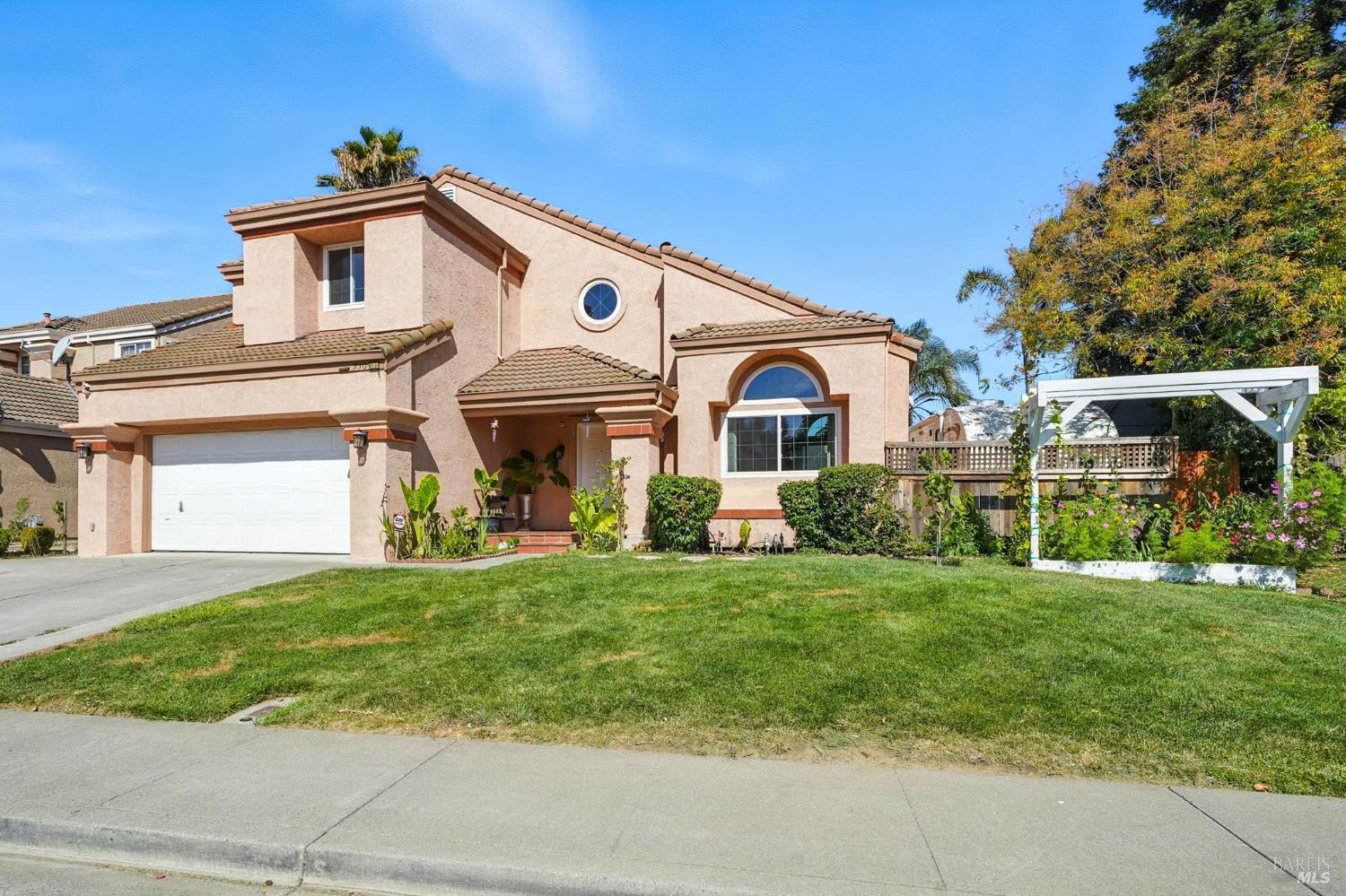 Detail Gallery Image 1 of 28 For 330 Engell Ct, Suisun City,  CA 94585 - 3 Beds | 2/1 Baths
