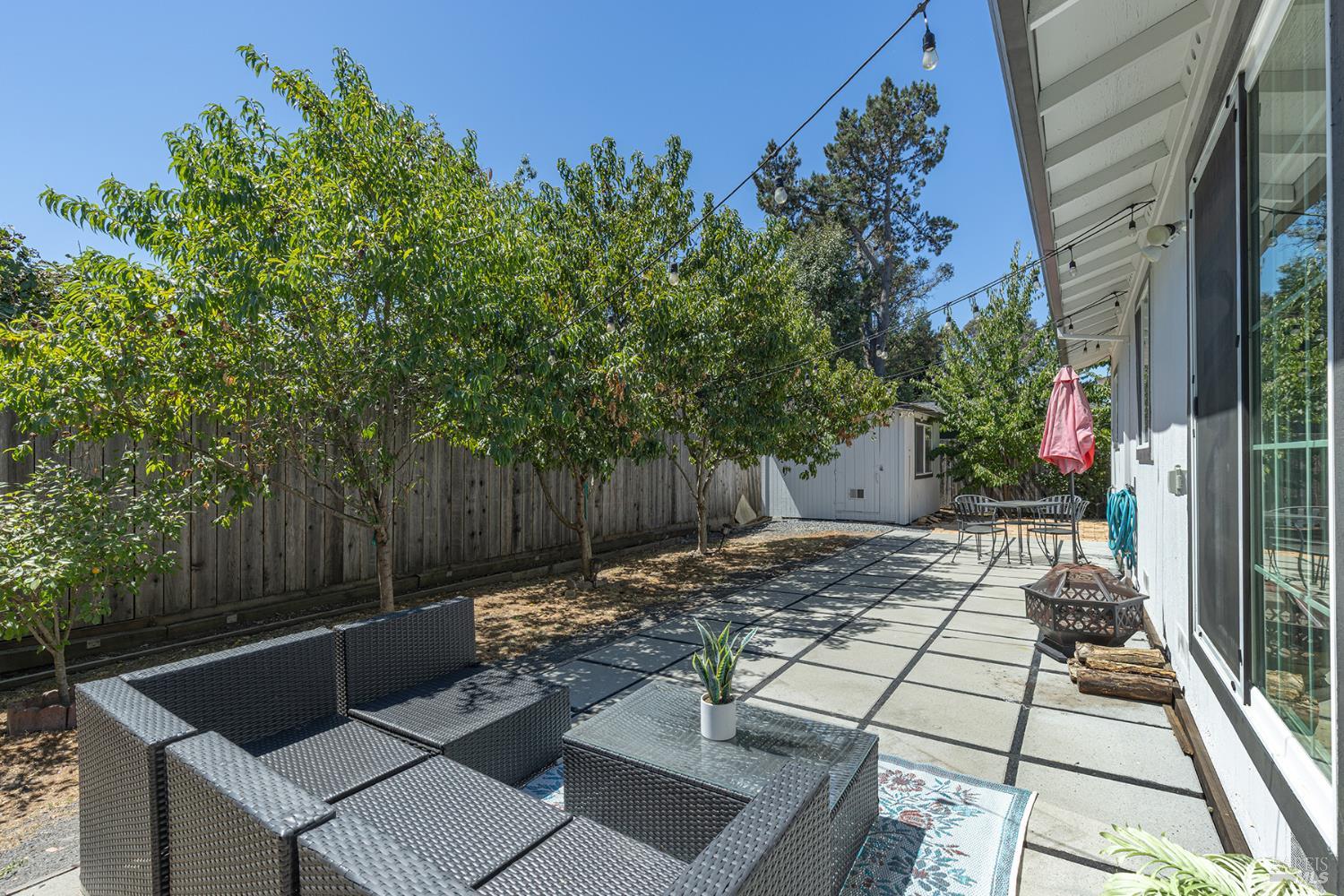 Detail Gallery Image 25 of 27 For 1538 Surrey Dr, Santa Rosa,  CA 95401 - 2 Beds | 1 Baths