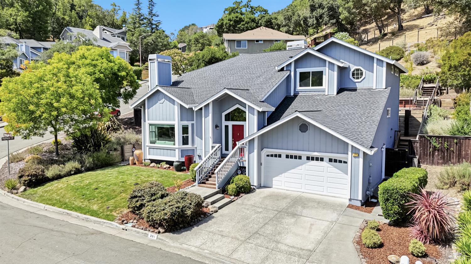 Detail Gallery Image 2 of 31 For 201 Deborah Ct, Novato,  CA 94949 - 4 Beds | 3 Baths