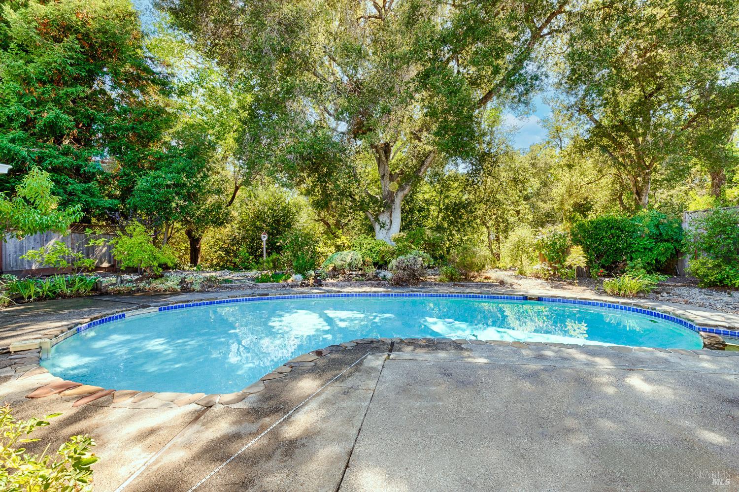 Detail Gallery Image 2 of 2 For 2880 Creekside Rd, Santa Rosa,  CA 95405 - 3 Beds | 2/1 Baths