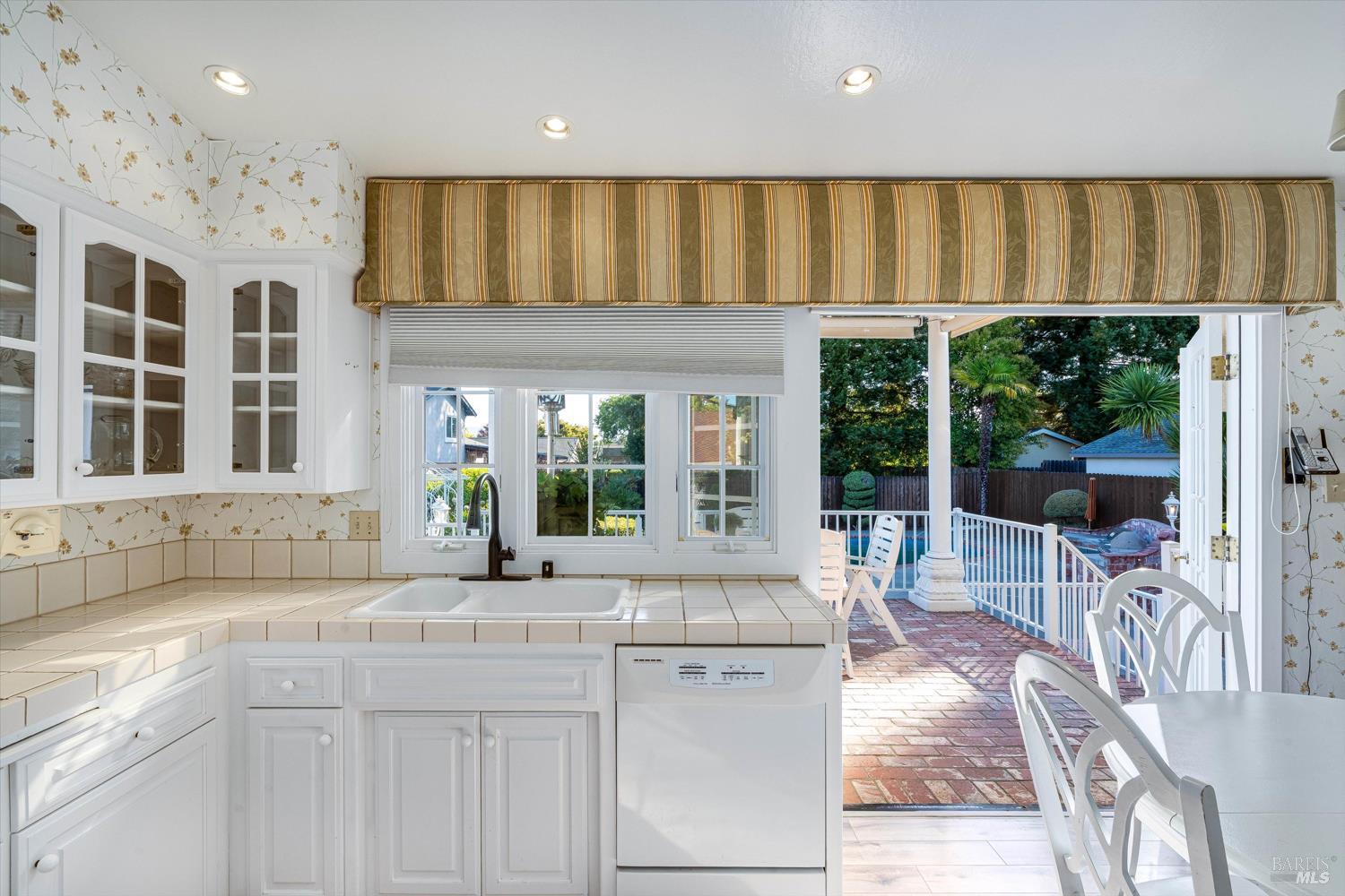 Detail Gallery Image 15 of 48 For 3968 Montrose St, Napa,  CA 94558 - 4 Beds | 3/1 Baths