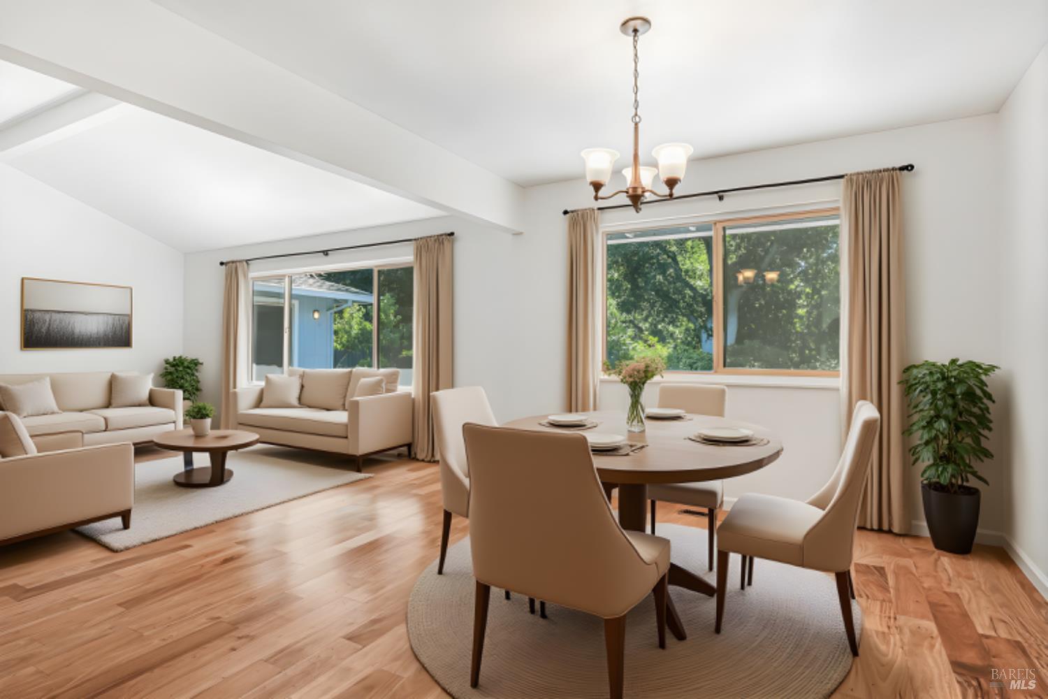 Detail Gallery Image 4 of 51 For 2880 Creekside Rd, Santa Rosa,  CA 95405 - 3 Beds | 2/1 Baths