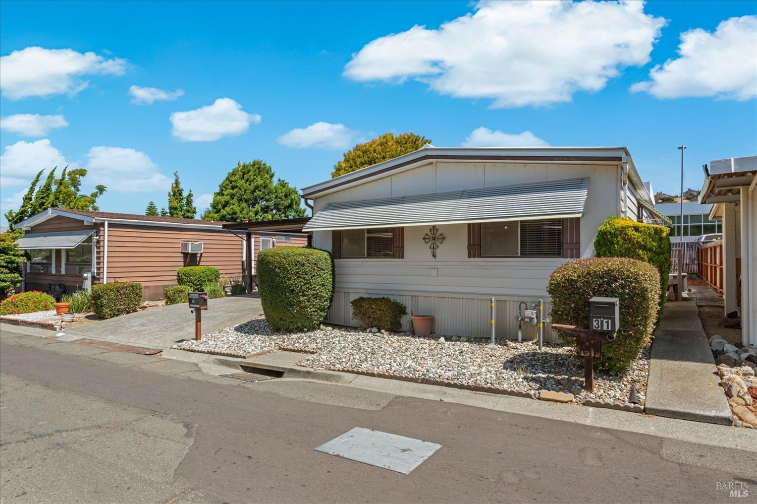 Detail Gallery Image 2 of 45 For 30 Constance Dr, Vallejo,  CA 94590 - 2 Beds | 2 Baths