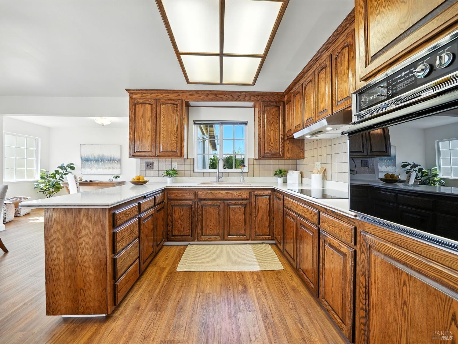 Detail Gallery Image 8 of 40 For 1388 Donna St, Novato,  CA 94947 - 3 Beds | 2 Baths