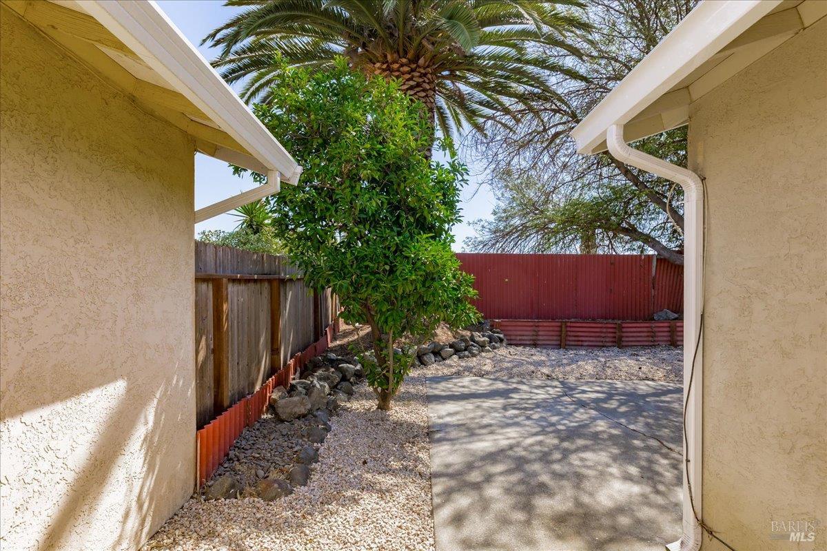 Detail Gallery Image 23 of 44 For 987 Daniel St, Fairfield,  CA 94533 - 2 Beds | 2 Baths