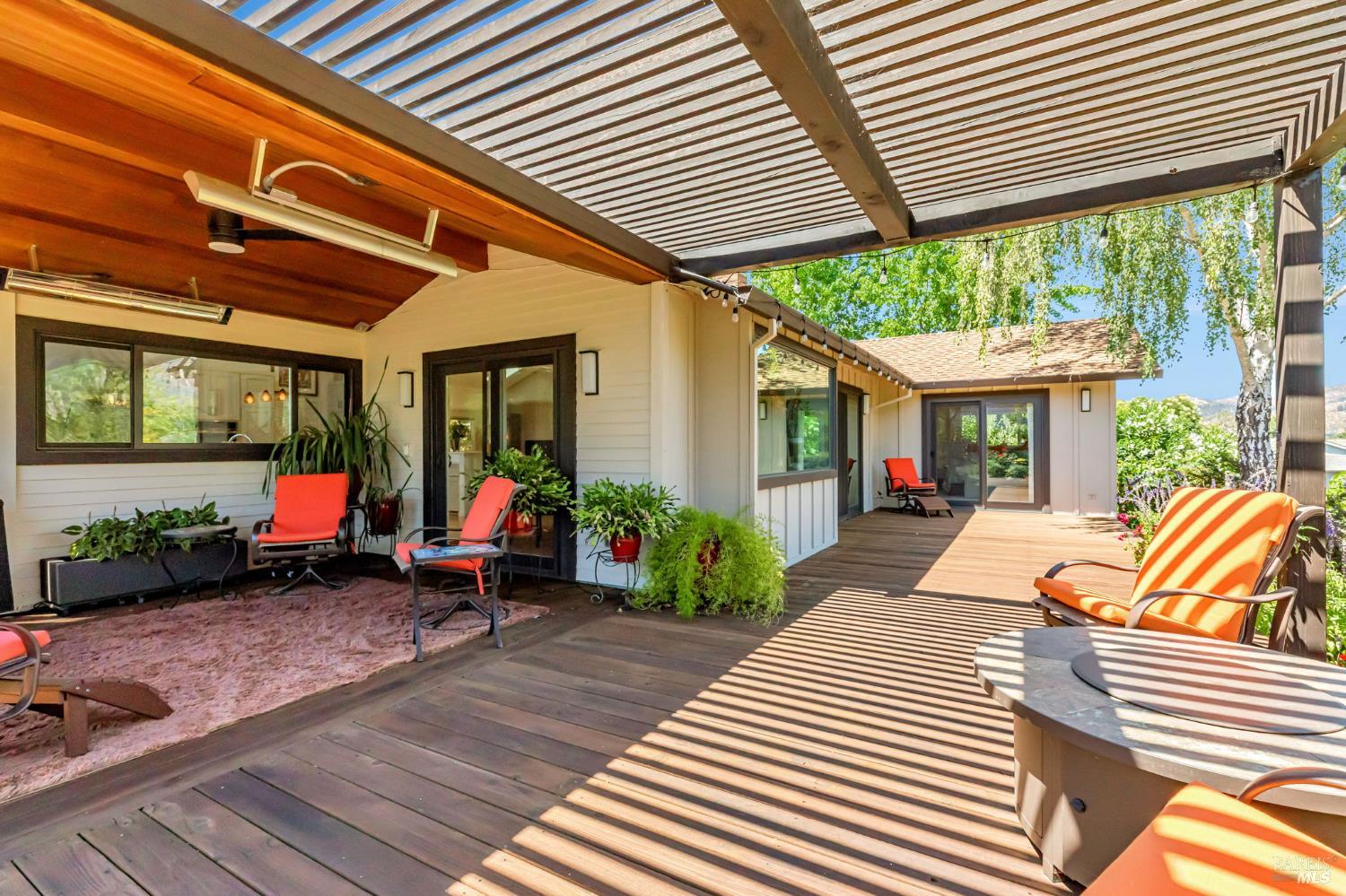 Detail Gallery Image 32 of 36 For 464 Oak Brook Ct, Santa Rosa,  CA 95409 - 2 Beds | 2 Baths