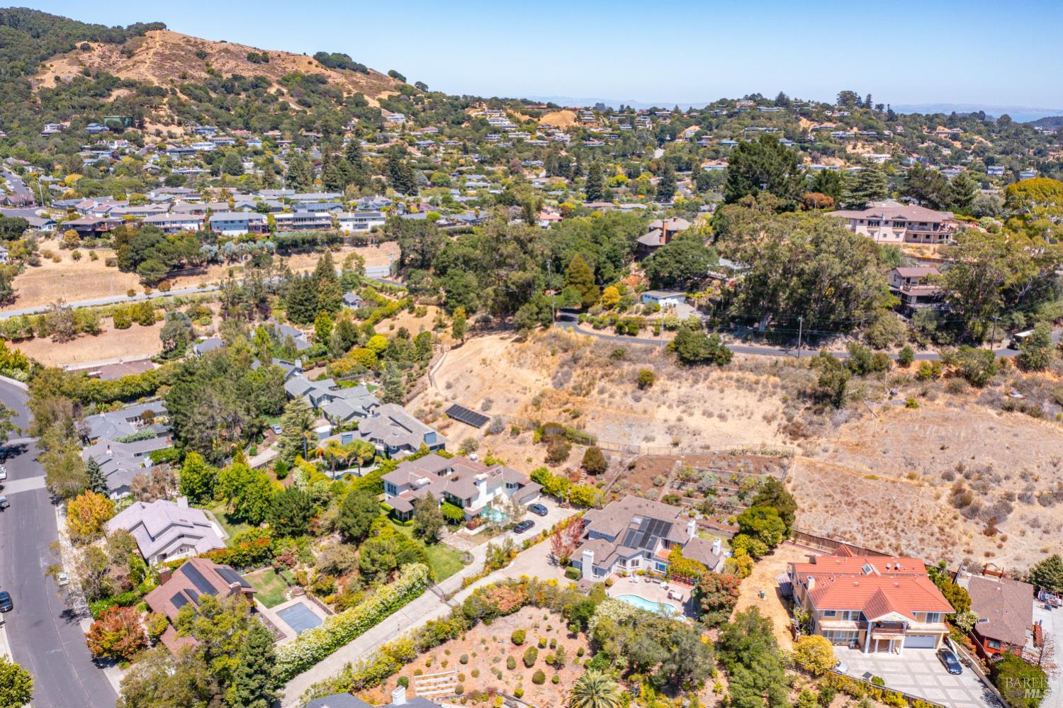 Detail Gallery Image 20 of 25 For 63 Bay Way, San Rafael,  CA 94901 - 4 Beds | 3/1 Baths