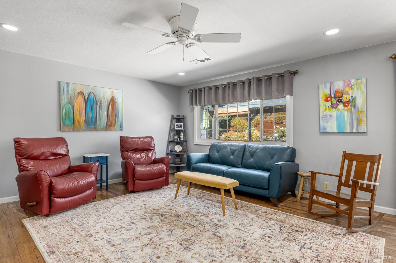 Detail Gallery Image 8 of 33 For 131 Hartford Ave, Vacaville,  CA 95687 - 4 Beds | 2 Baths